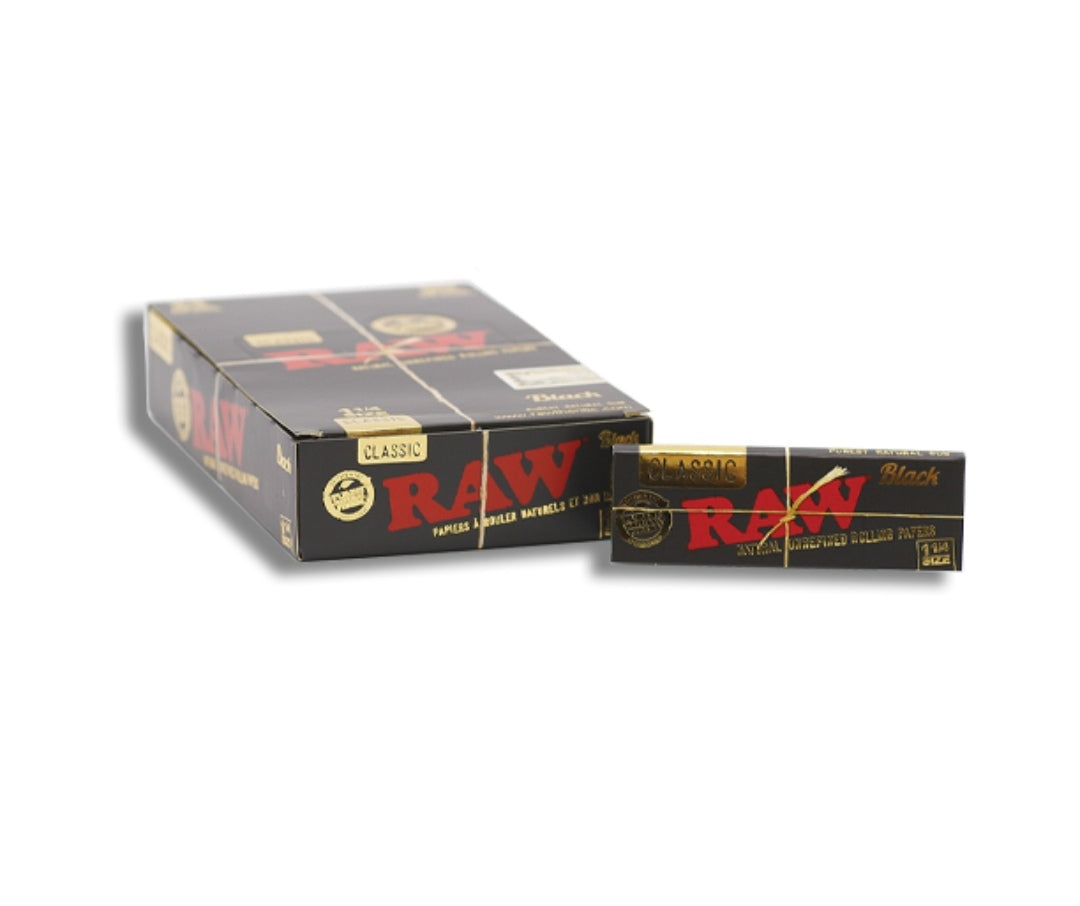 RAW Paper – Black Connoisseur 1 1/4 and Tips
