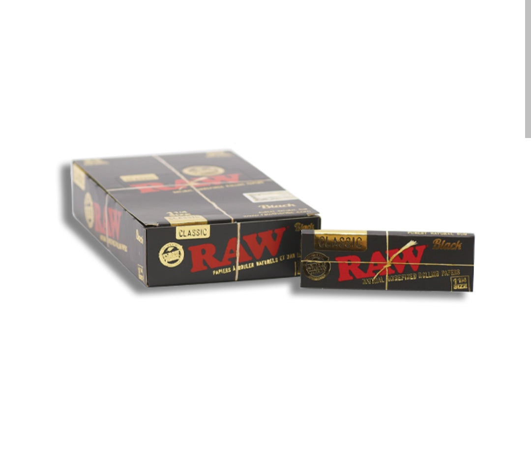 RAW Paper – Black Connoisseur 1 1/4 and Tips
